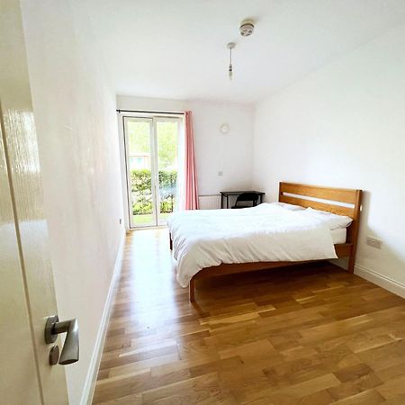 Bedroom 2, Queens Road Лондон Екстер'єр фото
